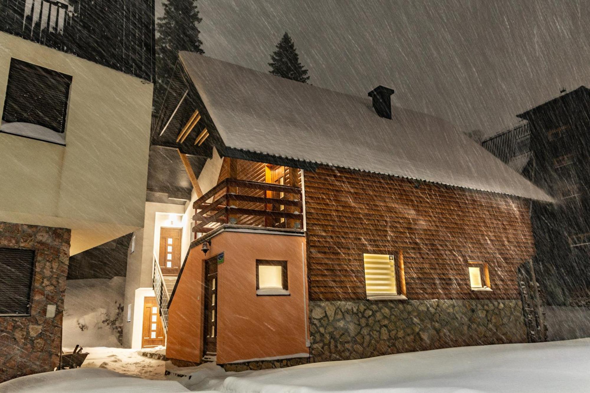 Villa "Strahinja Lux" ยาโฮรินา ภายนอก รูปภาพ